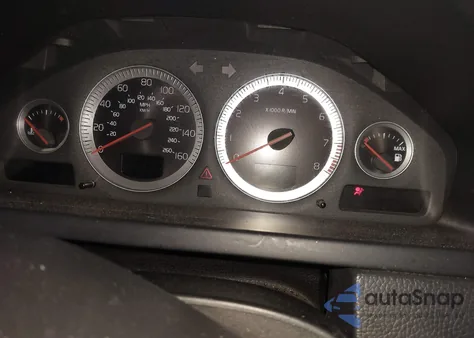 2013 Volvo Xc90 3.2/3.2 Platinum/3.2 Premier Plus z USA, uszkodzony, nr VIN YV4952CZ4D1652079